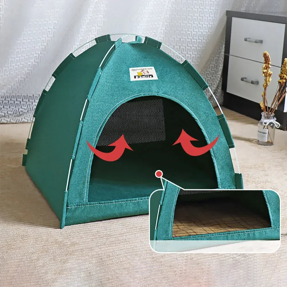 Cozy pet tent with warm cushion – perfect for cats in winter