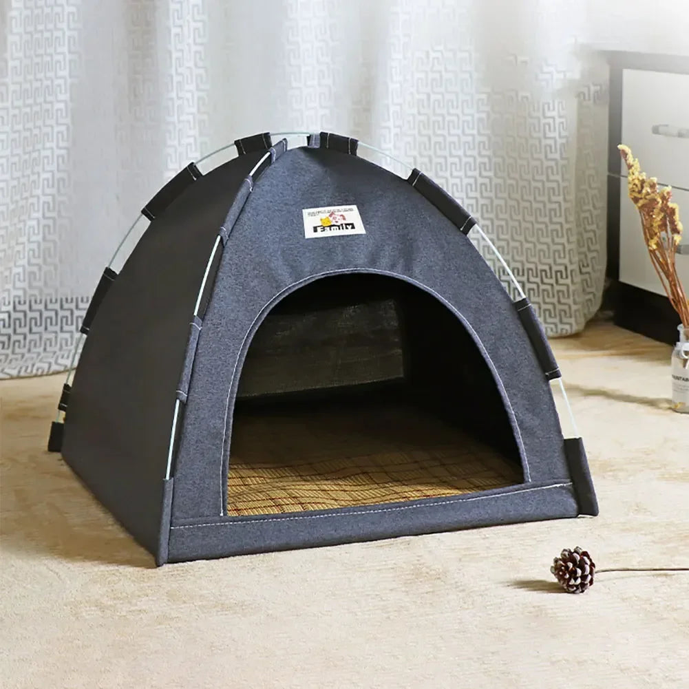 Cozy pet tent with warm cushion – perfect for cats in winter