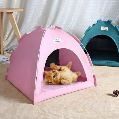 Cozy pet tent with warm cushion – perfect for cats in winter