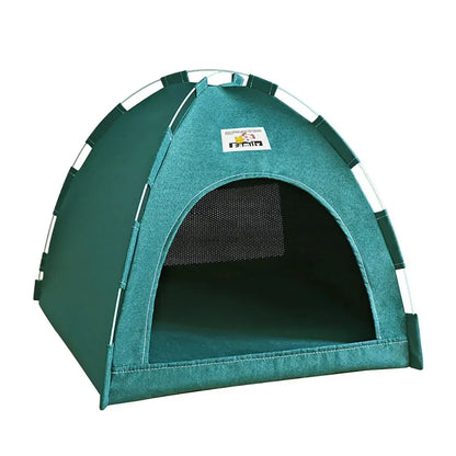 Cozy pet tent with warm cushion – perfect for cats in winter