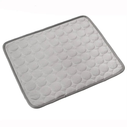 Durable cooling mat for pets – perfect for small and large dogs in summer