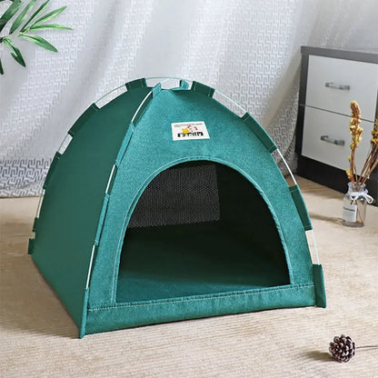 Cozy pet tent with warm cushion – perfect for cats in winter